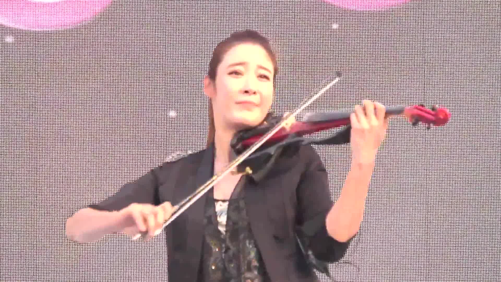 서지우 Seo Jiwoo 미녀 바이올리니스트  가요 _노란셔츠 입은 사나이_ 문화가 흐르는 서울광장